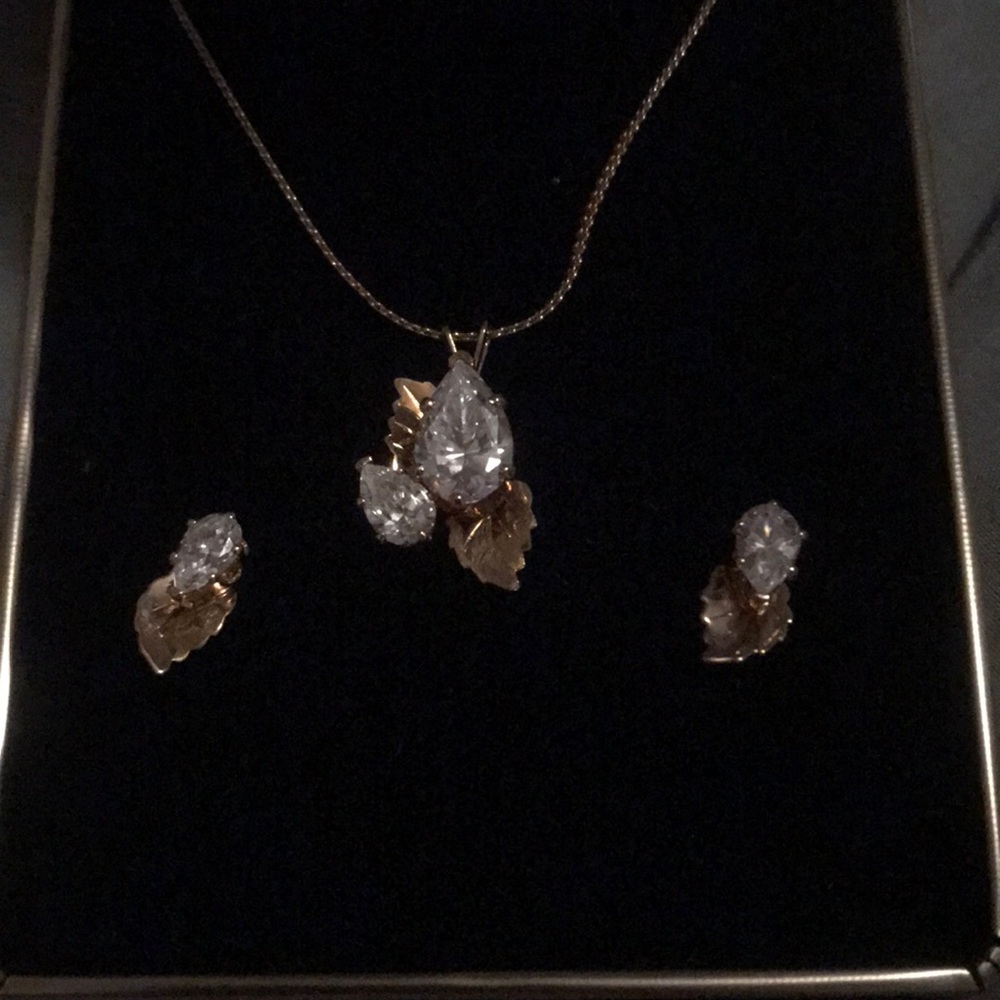 Beautiful High Quality cubic zirconia diamond leaf pendent and matching earrings